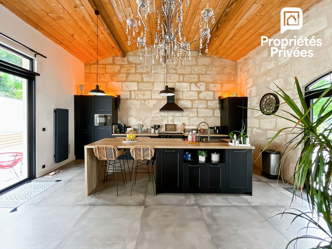 Villa in Cambes, Nouvelle-Aquitaine, France 1 - 17992268