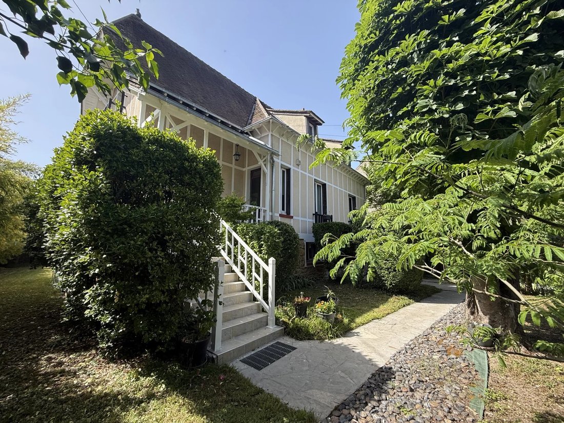 House in Chelles, Ile-de-France, France 1 - 17376740