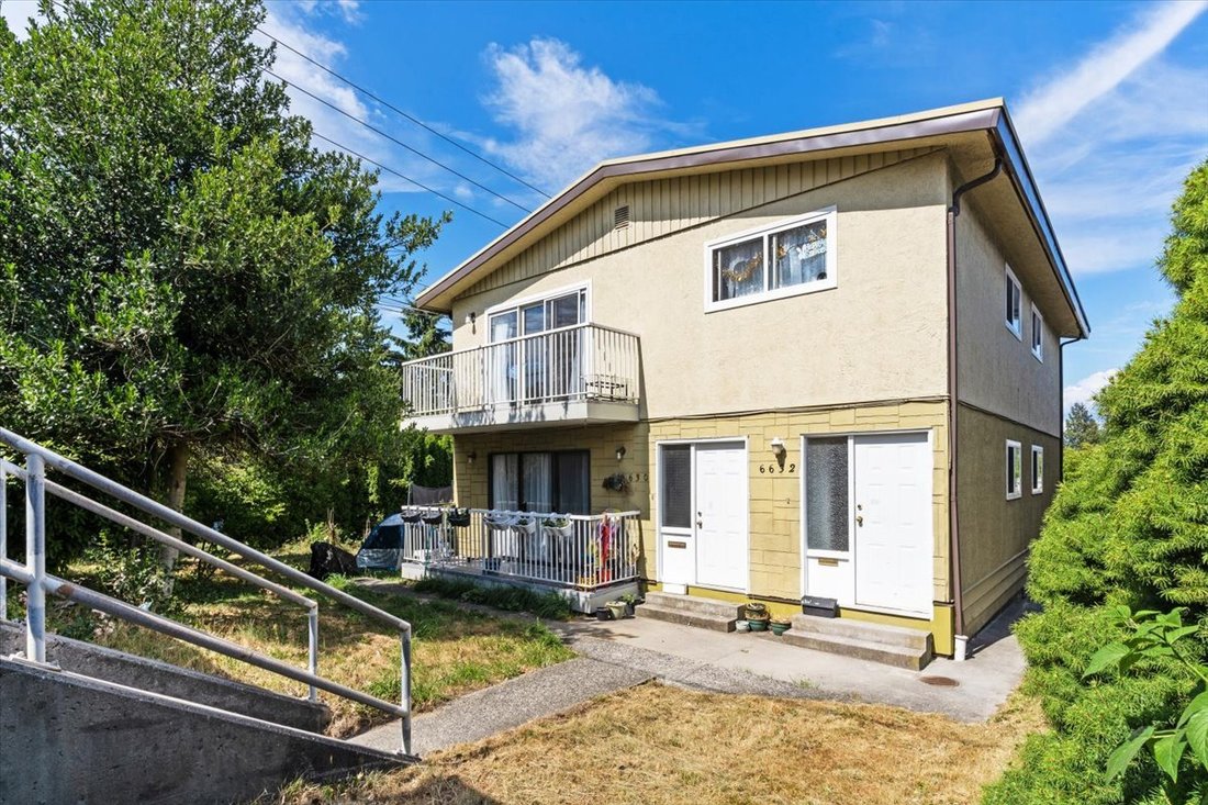 House in Burnaby, British Columbia, Canada 1 - 17991736
