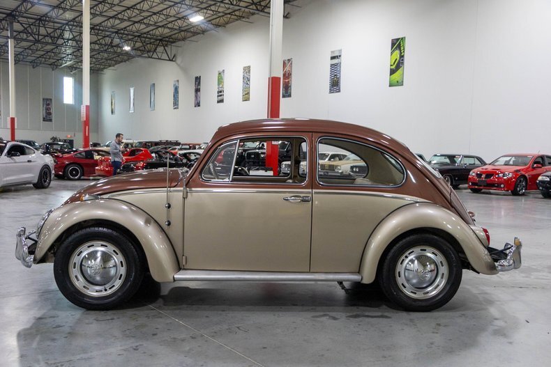 Coupe in Plainfield, United States 3 - 17991346