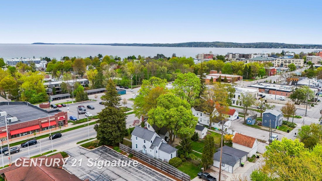 Apartment in Garfield Township, Michigan, United States 4 - 17993969