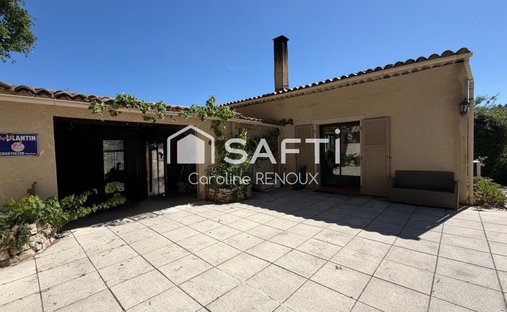 House in Cadenet, Provence-Alpes-Côte d'Azur, France 1