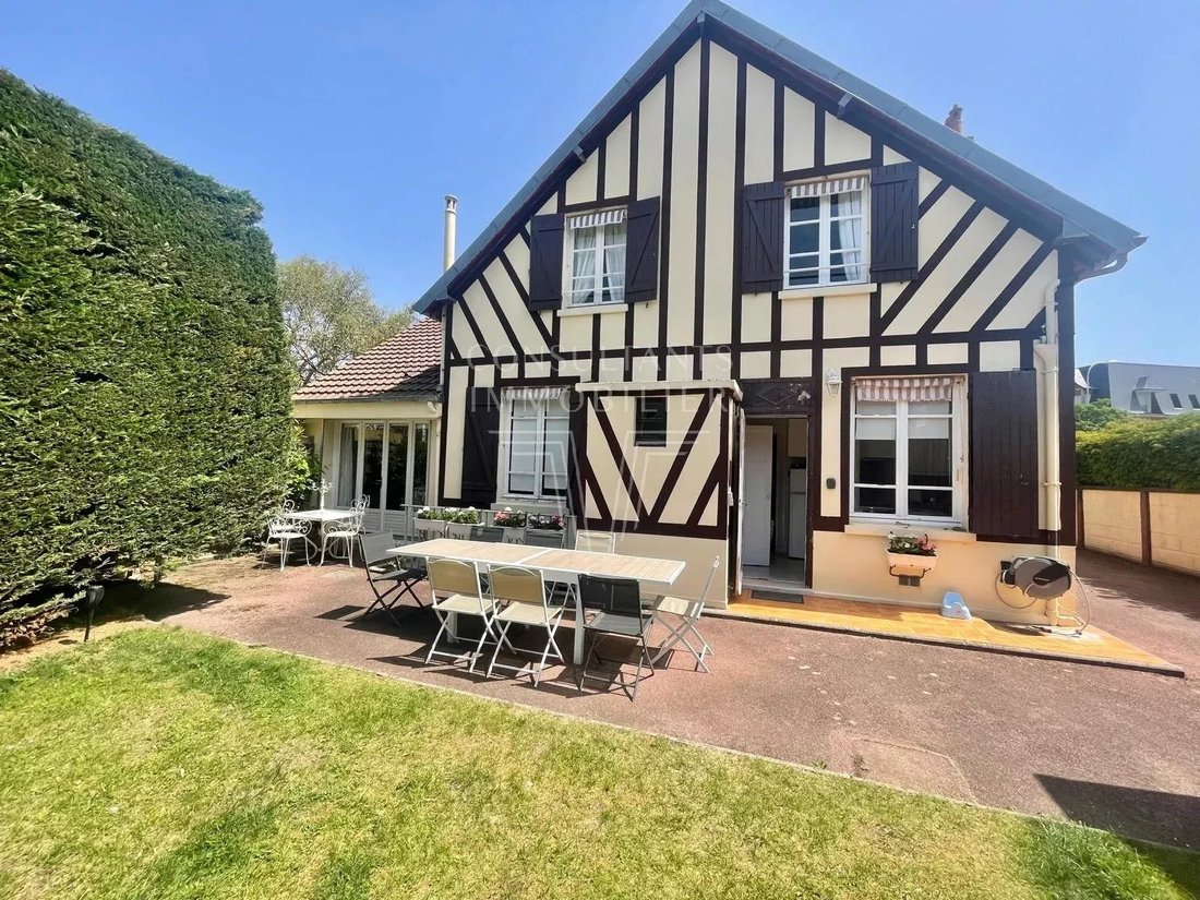 House in Benerville-sur-Mer, Normandy, France 1 - 17993591