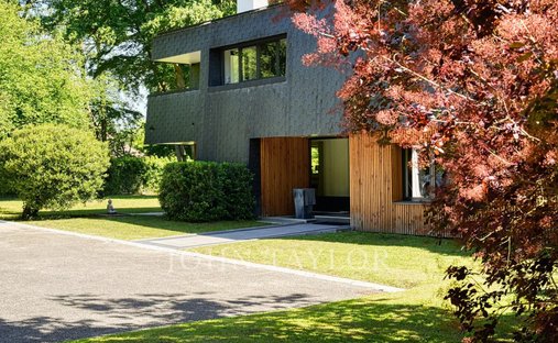 House in Chantilly, Hauts-de-France, France 1