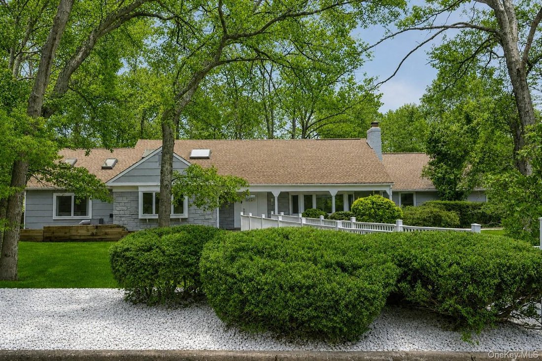 House in Melville, New York, United States 1 - 17254758