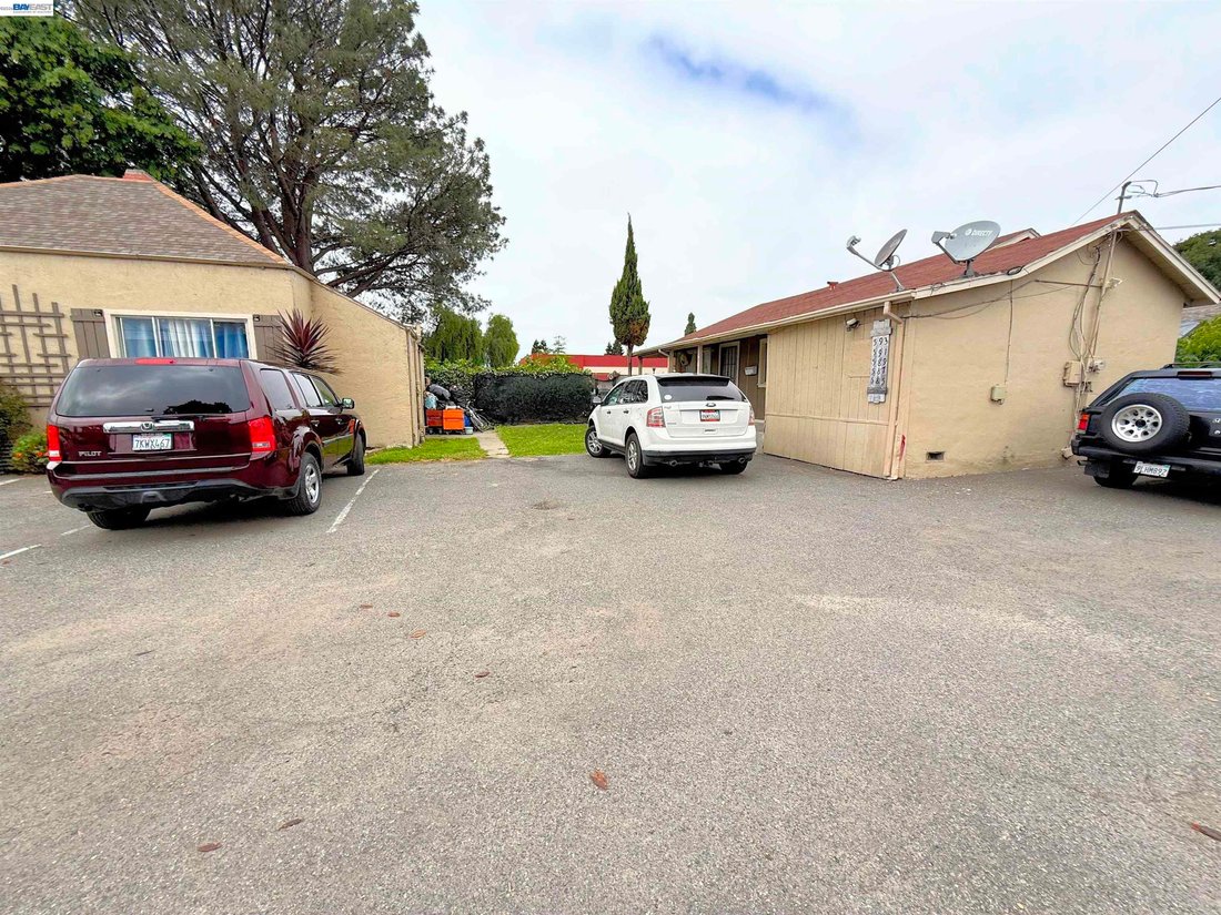 Hayward, California, United States 3 - 17991295