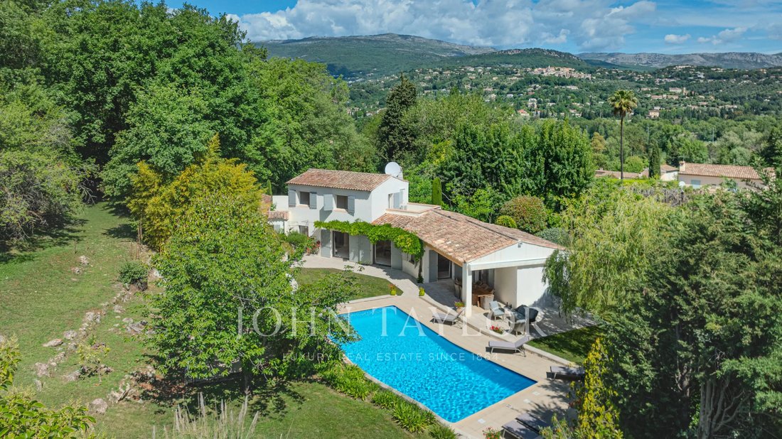 House in Châteauneuf-Grasse, Provence-Alpes-Côte d'Azur, France 1 - 17996259