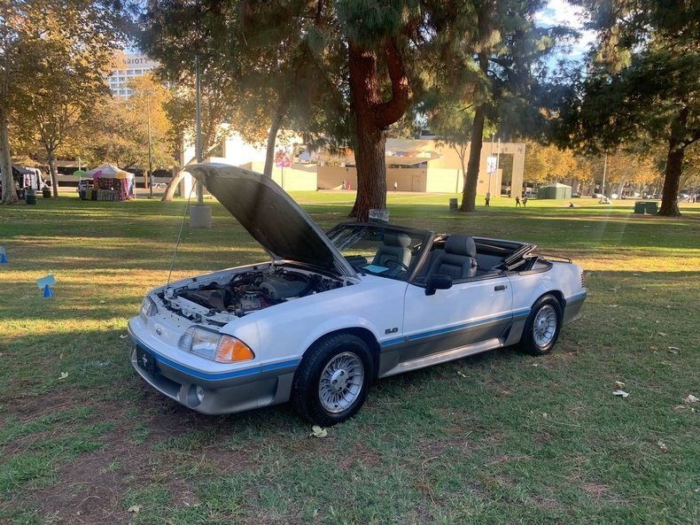 Cabriolet in Glendale, United States 1 - 17990975