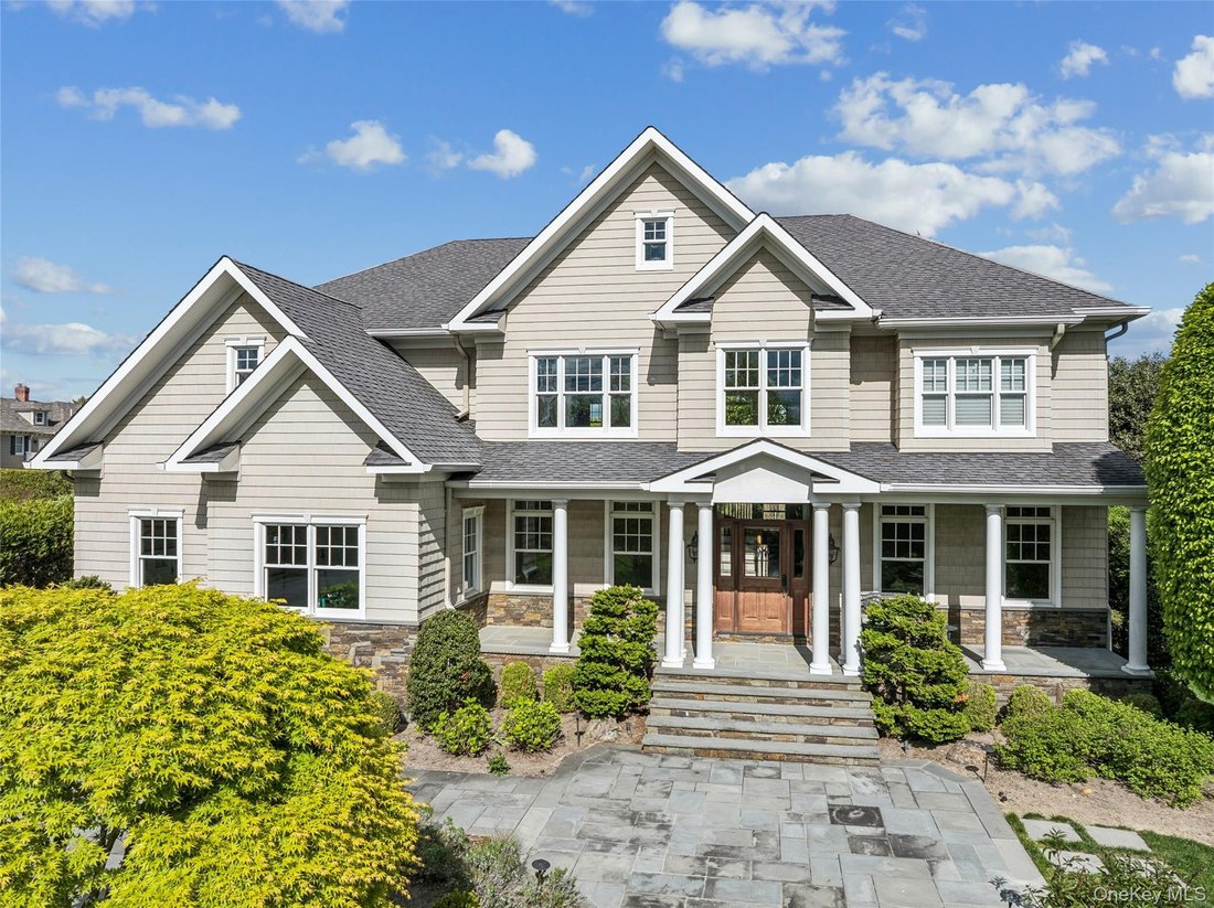 House in West Islip, New York, United States 1 - 17366512