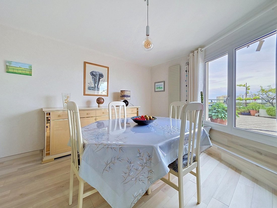 Apartment in Les Lilas, Ile-de-France, France 3 - 17992710