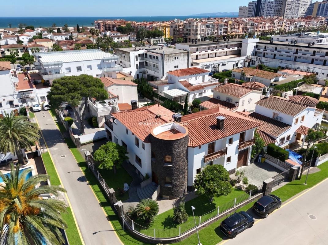 Villa in Empuriabrava, Catalonia, Spain 1 - 17993513