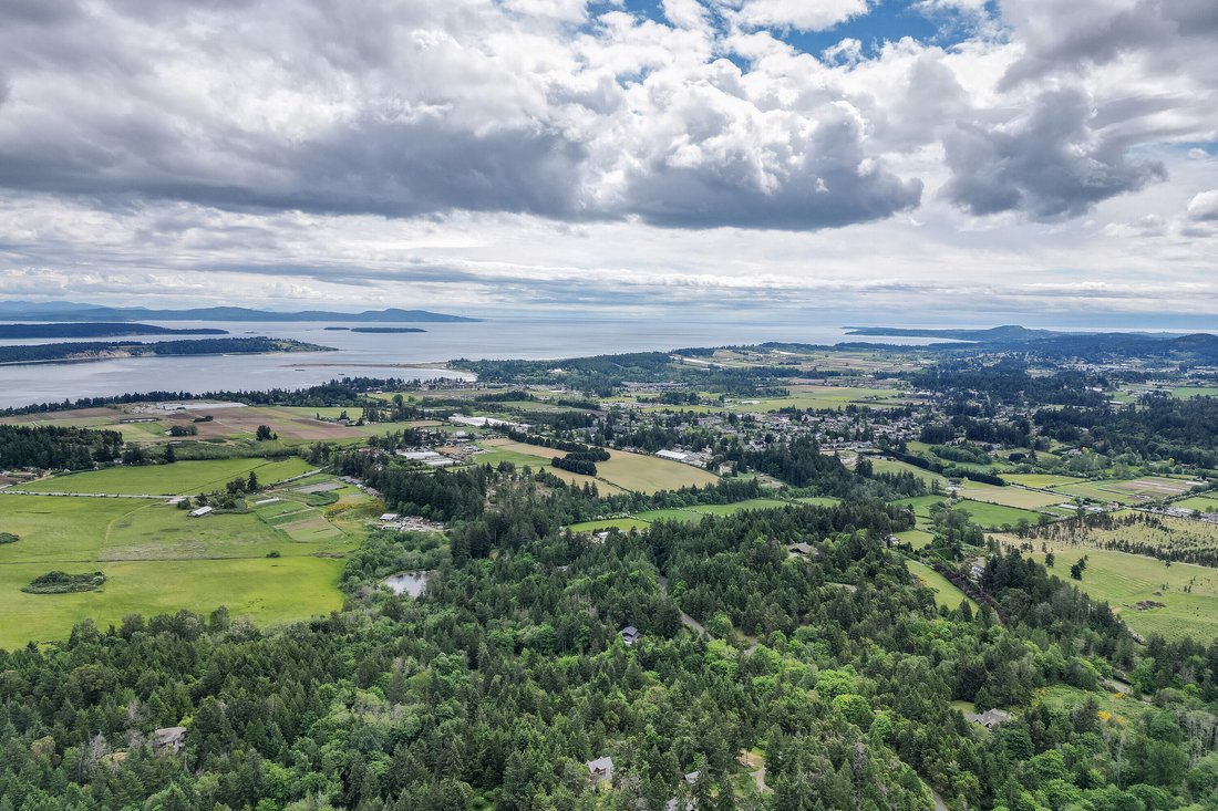Land in Saanichton, British Columbia, Canada 1 - 17993403