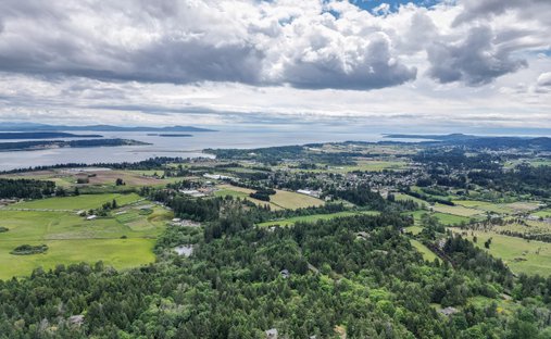 Land in Saanichton, British Columbia, Canada 1