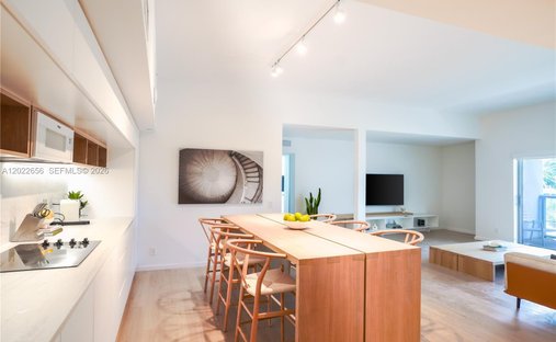 Condo in Bal Harbour, Florida, United States 1