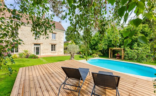 Villa in Berville, Ile-de-France, France 1