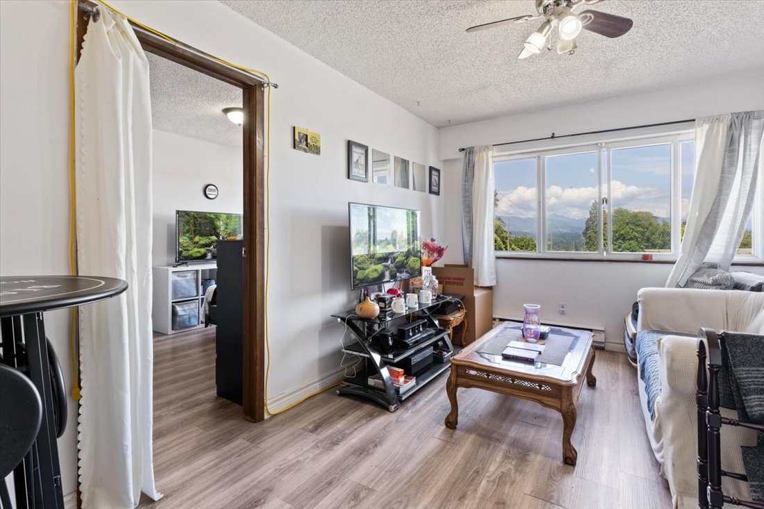 House in Burnaby, British Columbia, Canada 3 - 17991736
