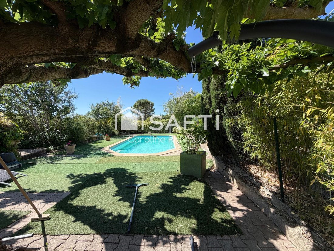 House in Cadenet, Provence-Alpes-Côte d'Azur, France 2 - 17992698