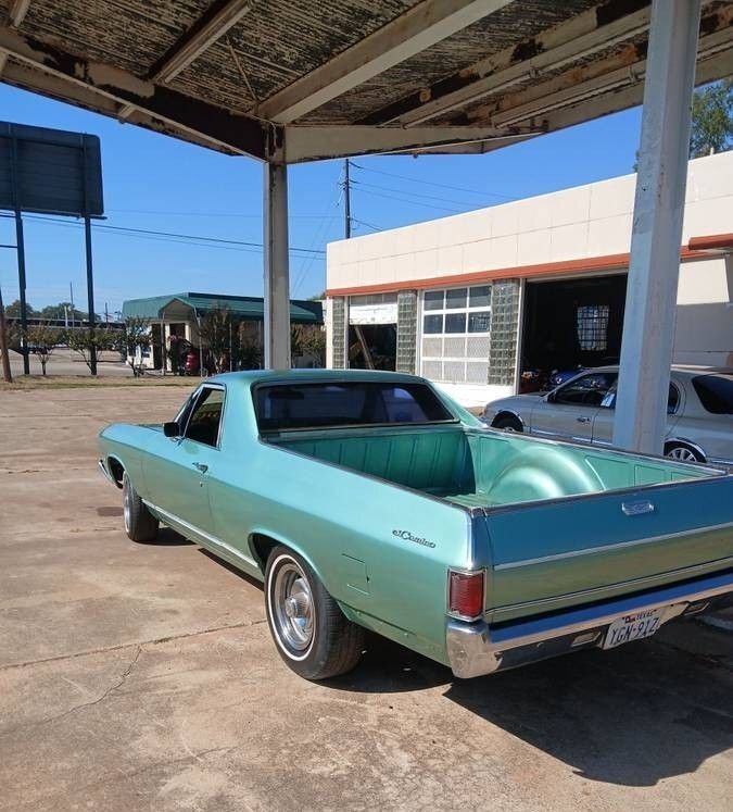 Pickup in Glendale, United States 4 - 17990953
