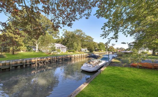 Hampton Bays, New York, United States 1