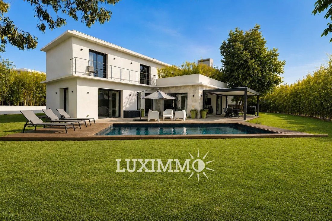 Villa in Mougins, Provence-Alpes-Côte d'Azur, France 1 - 17992975