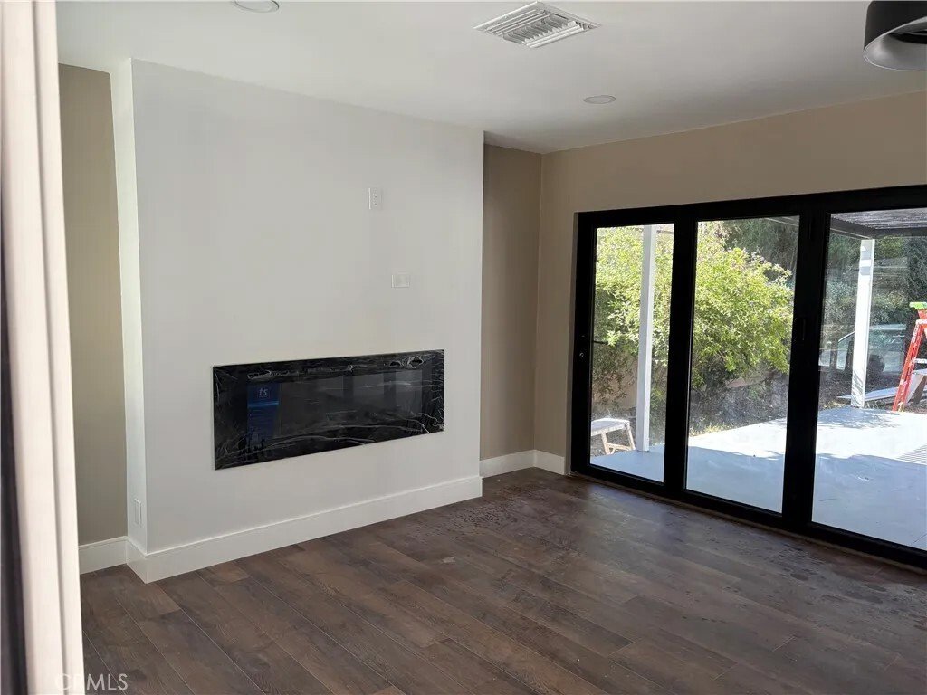 House in Signal Hill, California, United States 2 - 17633453