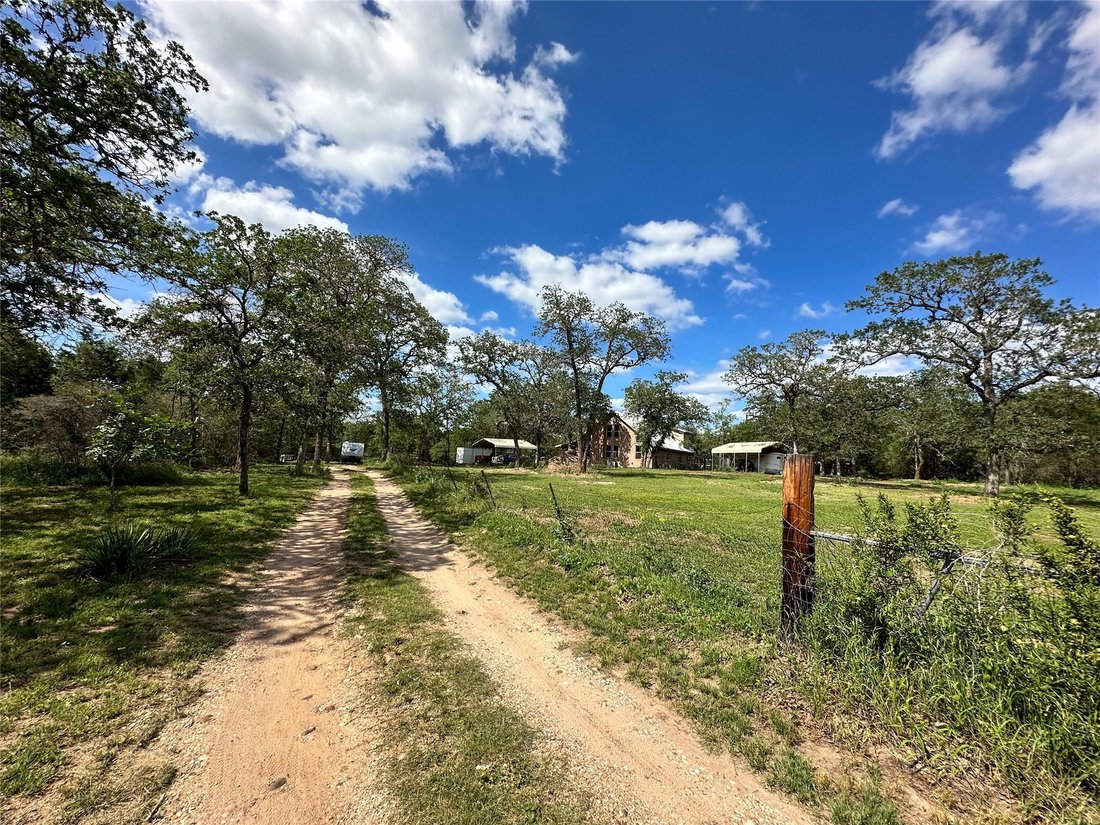 House in Bastrop, Texas, United States 5 - 17991217