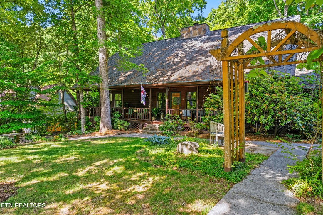 House in Knoxville, Tennessee, United States 1 - 17992141