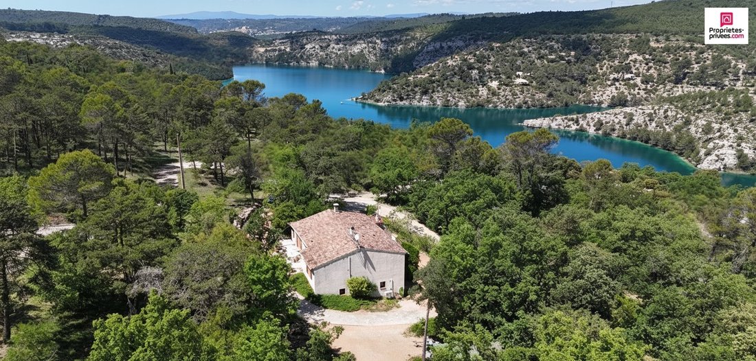 Villa in Esparron-de-Verdon, Provence-Alpes-Côte d'Azur, France 1 - 17997493