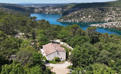 Villa in Esparron-de-Verdon, Provence-Alpes-Côte d'Azur, France 1