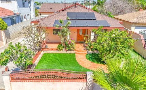 House in Signal Hill, California, United States 1