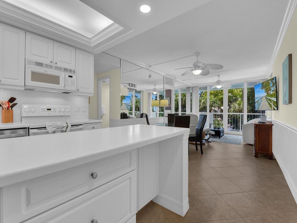Condo in Marco Island, Florida, United States 5 - 17999012