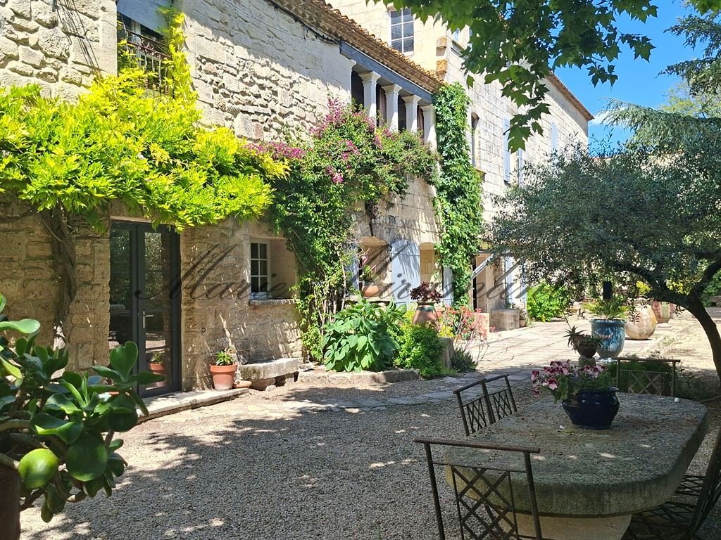 Estate in Arles, Provence-Alpes-Côte d'Azur, France 2 - 17741543