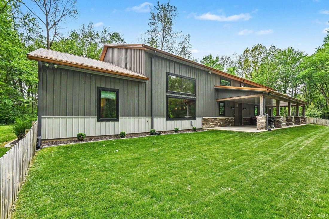 House in Mishawaka, Indiana, United States 1 - 17996180