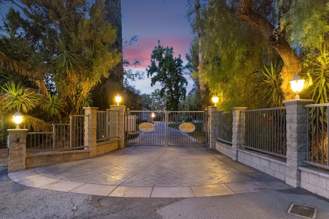 House in Riverside, California, United States 1 - 17997100