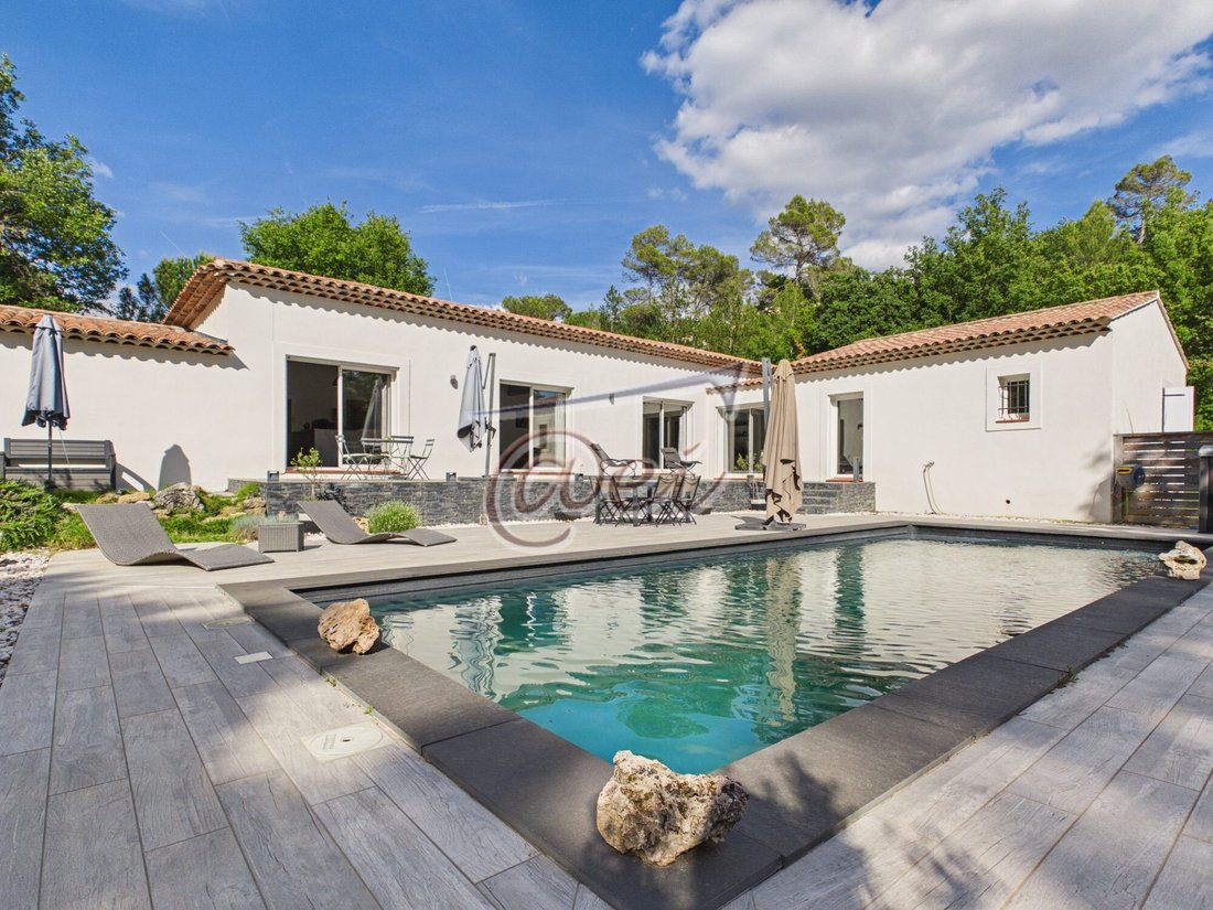 Villa in Tourves, Provence-Alpes-Côte d'Azur, France 1 - 17995611