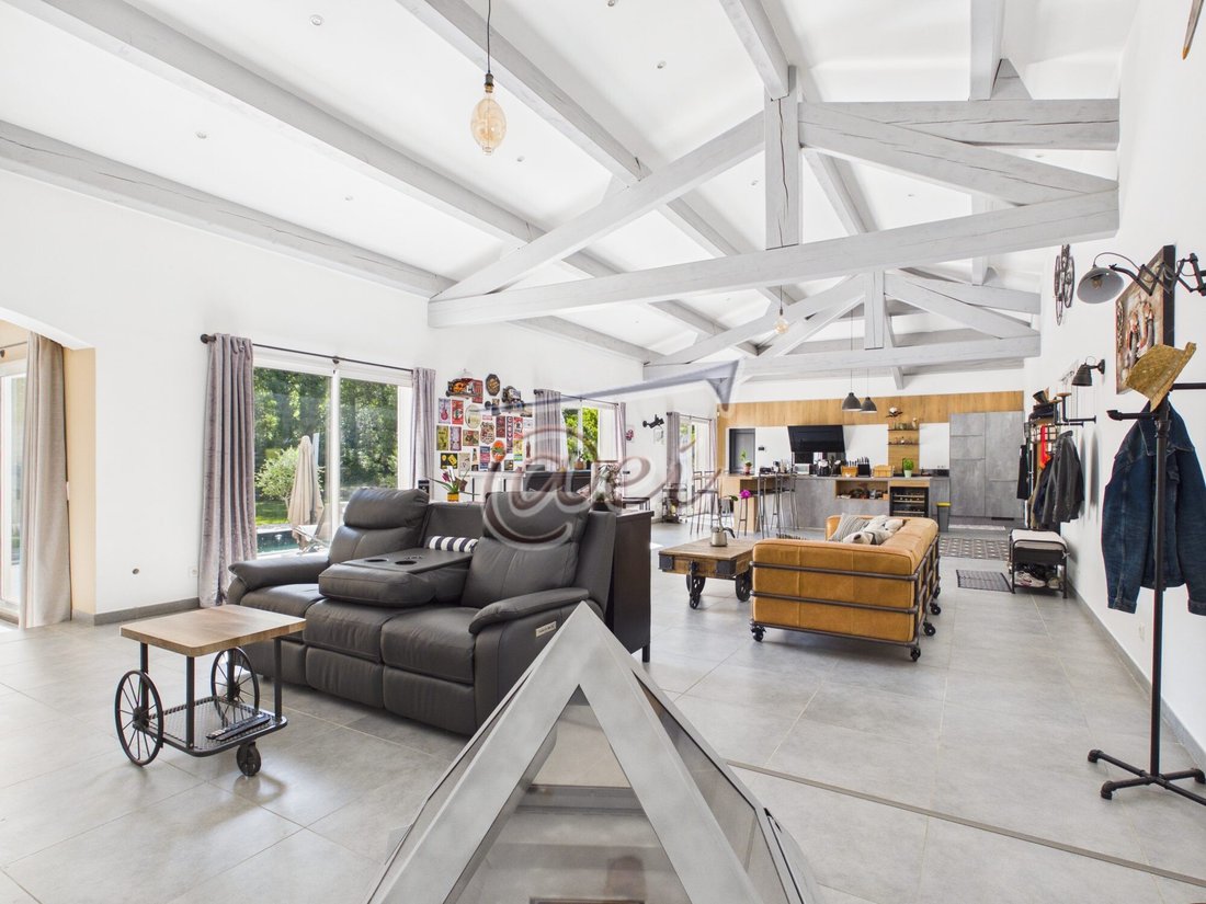 Villa in Tourves, Provence-Alpes-Côte d'Azur, France 4 - 17995611