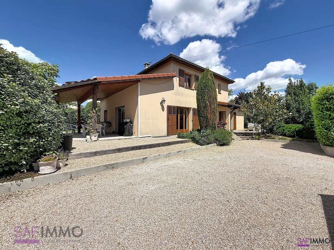 House in Chaponost, Auvergne-Rhône-Alpes, France 1 - 17998620