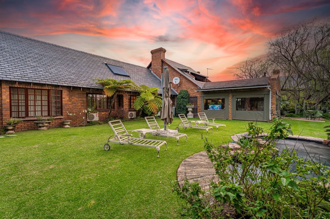 House in Crowthorne AH, Gauteng, South Africa 2 - 17998272