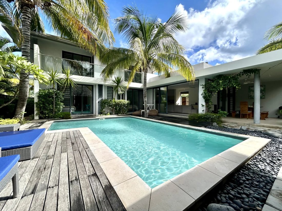 Villa in Black River, Rivière Noire District, Mauritius 1 - 17996951