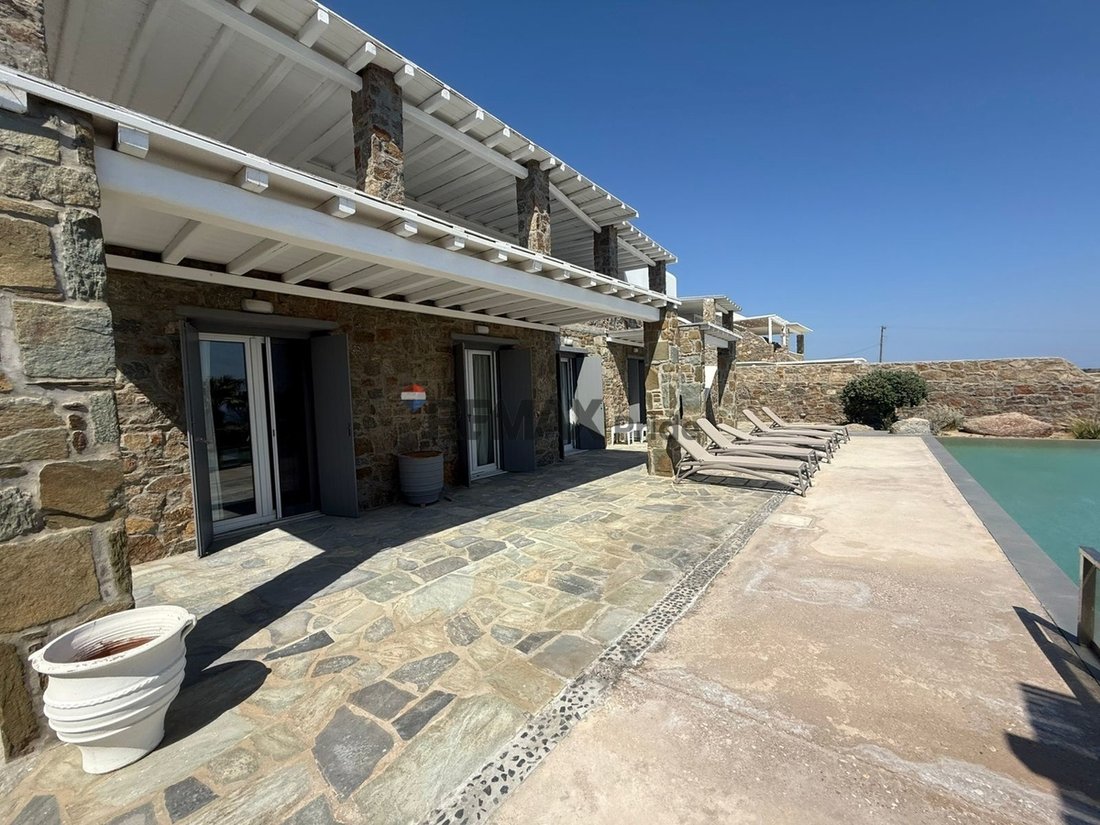 Villa in Ano Mera Community, Aegean, Greece 1 - 17999005