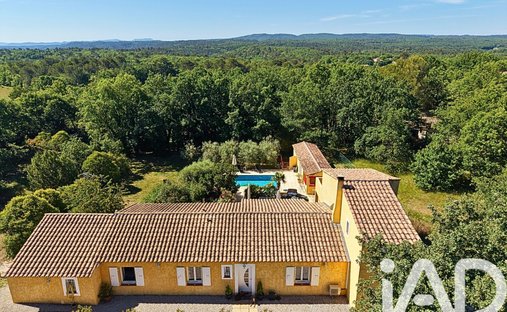 House in La Verdiere, Provence-Alpes-Côte d'Azur, France 1