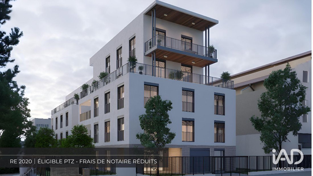 Apartment in Champvert-Point du Jour-Saint Irénée, Lyon 5e Arrondissement, Lyon 5 - 17996874