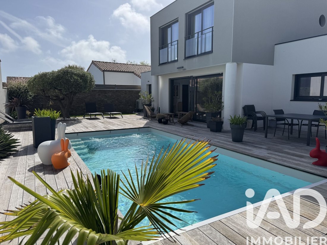 House in Les Sables-d'Olonne, Pays de la Loire, France 1 - 17929582