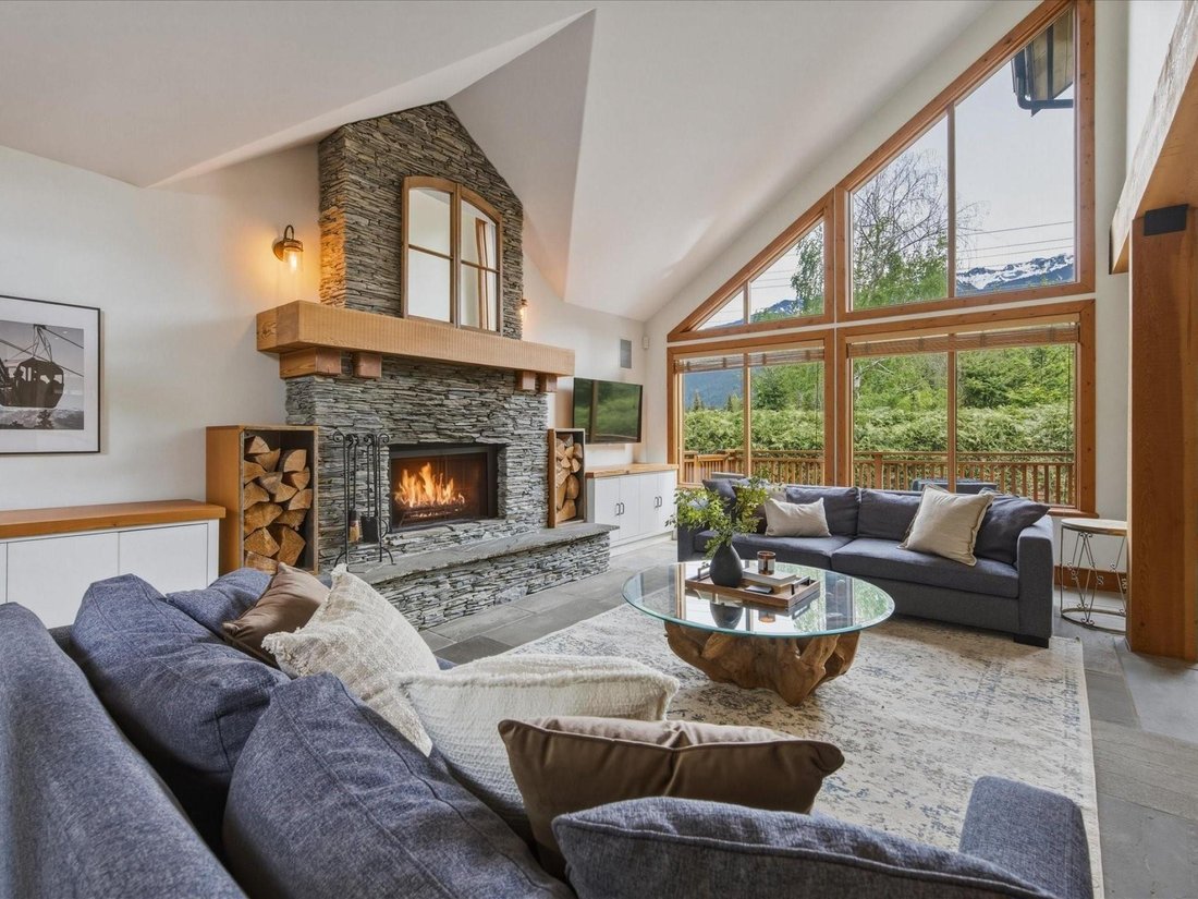 House in Whistler, British Columbia, Canada 4 - 17998677