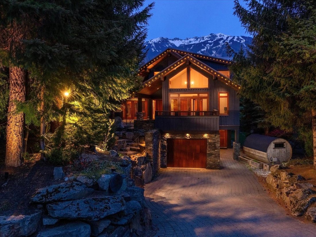 House in Whistler, British Columbia, Canada 1 - 17998677