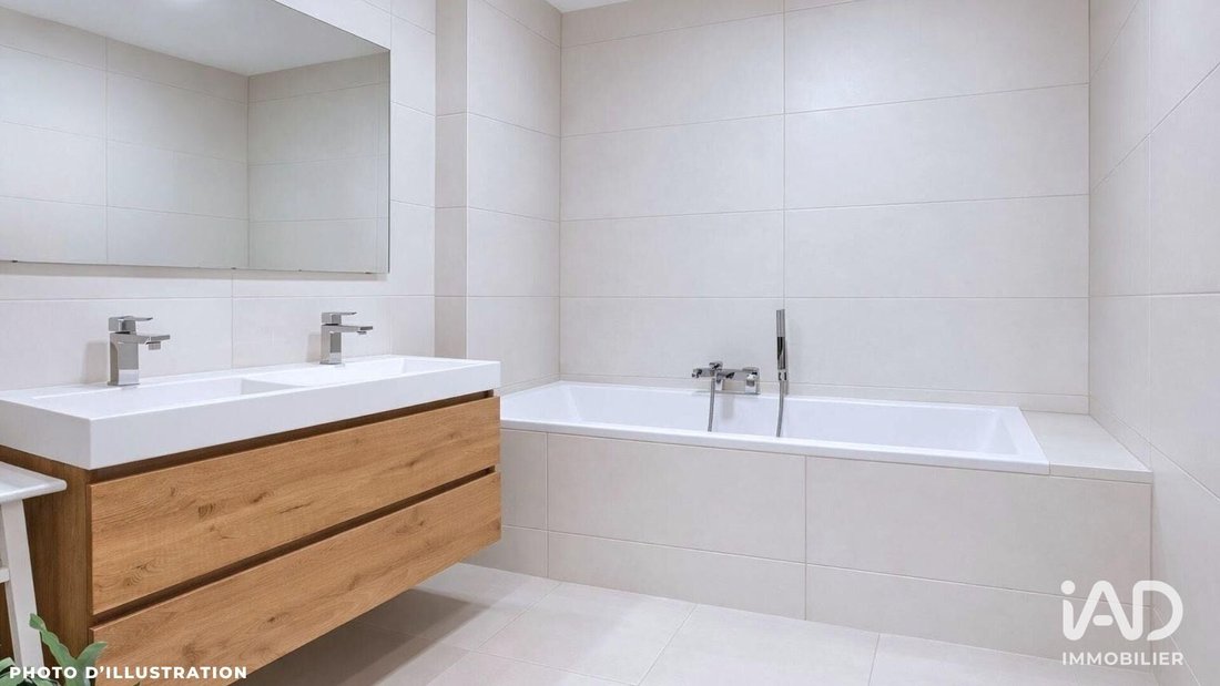 Apartment in Part Dieu, Lyon 3e Arrondissement, Lyon 4 - 17997307
