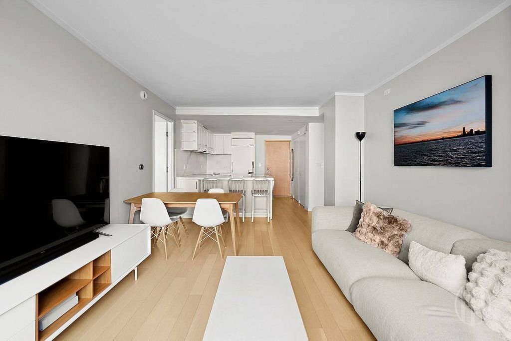House in New York, New York, United States 5 - 17998686