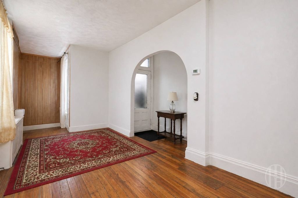 House in New York, New York, United States 2 - 17998707