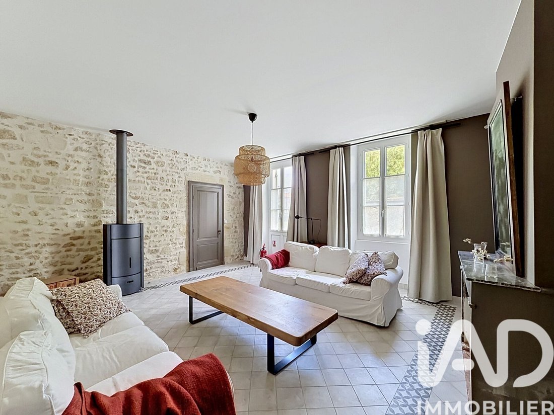 House in Saint-Seurin-de-Cadourne, Nouvelle-Aquitaine, France 5 - 17996881