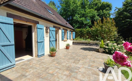 House in Vaux-sur-Seine, Ile-de-France, France 1